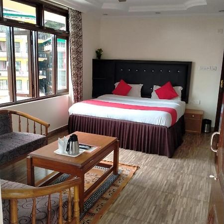 Hotel Ravine Pālampur Екстериор снимка